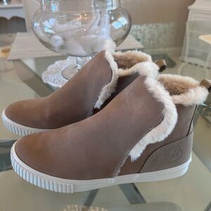 Timberland Women's Taupe Fur-Lined Sneakers size 9